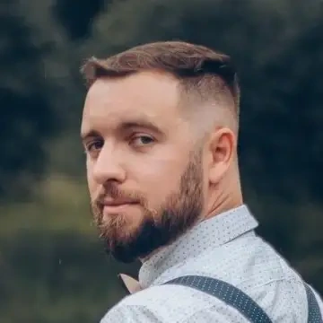 Lukáš Senohrábek přednášející